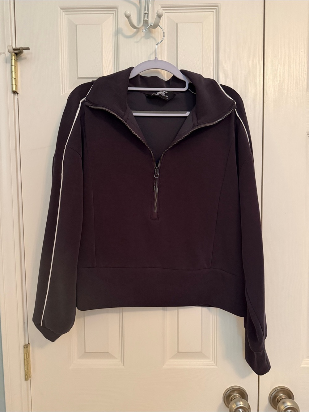 Half-Zip Black Pullover Sweatshirt with White Piping Scuba M NWOT